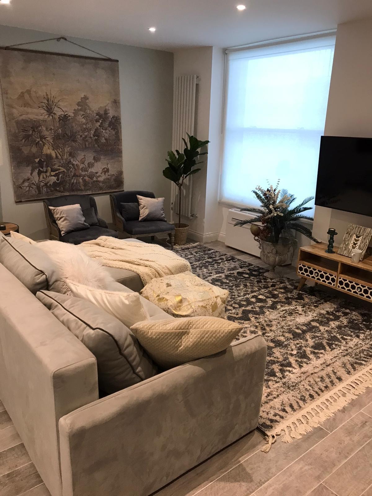 Full Lounge Refurbishment — photo 2